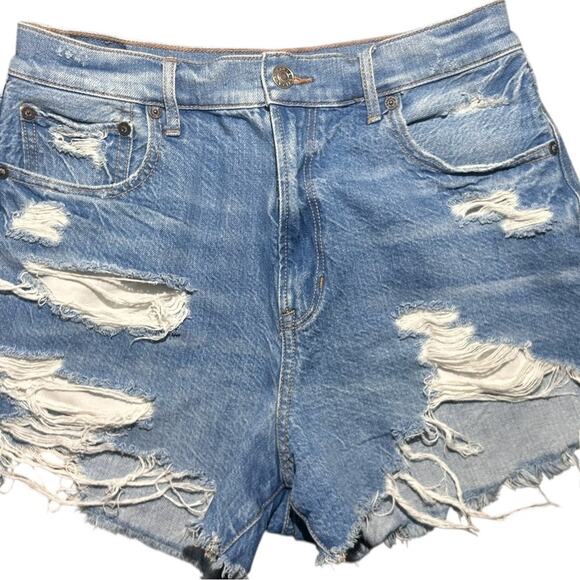 American Eagle Size 6 Distressed Daisy Duke Light Blue Jeans - Picture 4 of 14